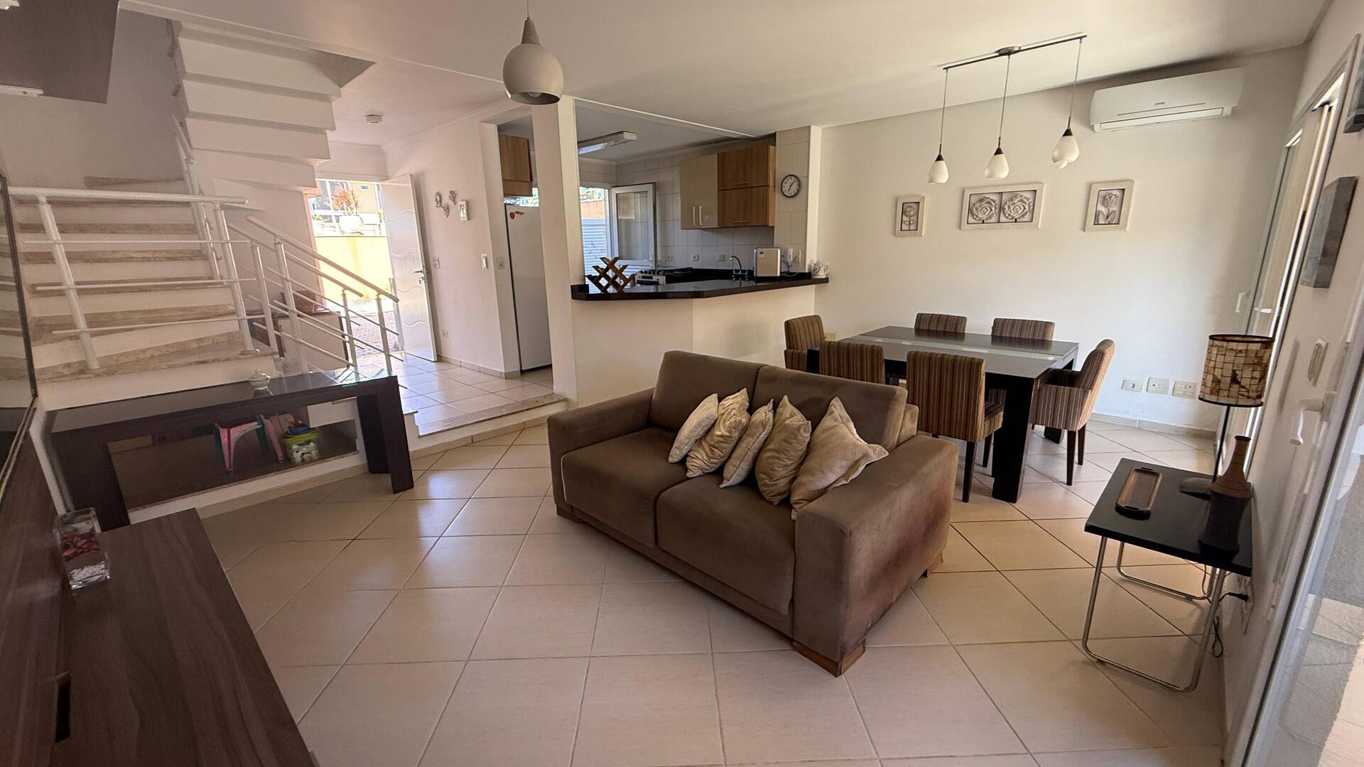 Casa, 4 quartos, 156 m² - Foto 1