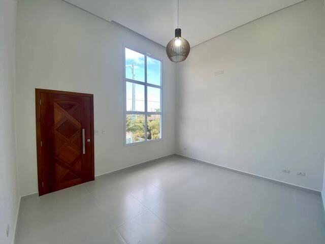 #713 - Casa para Venda em Peruíbe - SP - 2