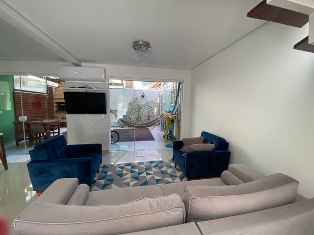 #740 - Casa para Venda em Peruíbe - SP