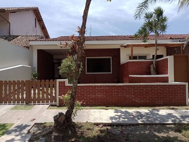 #831 - Casa para Venda em Peruíbe - SP
