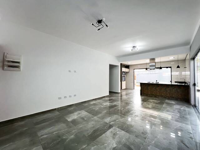#843 - Casa para Venda em Peruíbe - SP